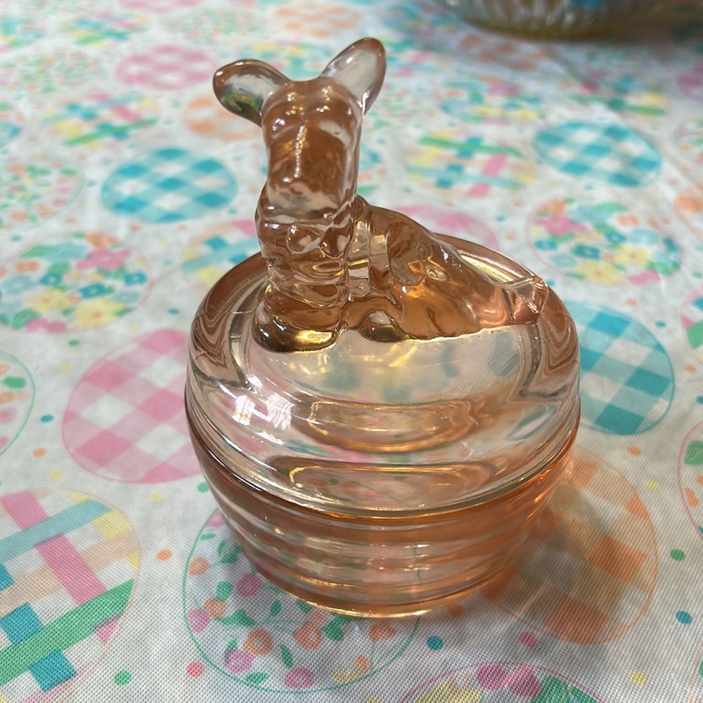 Pink depression glass Scottie dog, mint condition.